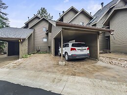 Hidden Haven At Apache Trail! 4 Bedroom Townhouse by RedAwning