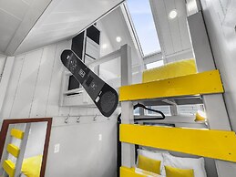 Hidden Haven At Apache Trail! 4 Bedroom Townhouse by RedAwning