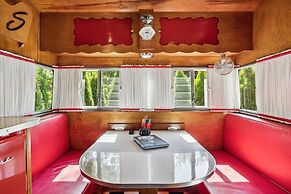 Shasta Mountain Escape 1 Bedroom Home by RedAwning