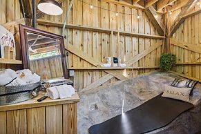 Shasta Mountain Escape 1 Bedroom Home by RedAwning