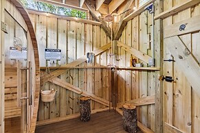 Shasta Mountain Escape 1 Bedroom Home by RedAwning