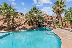 Mollie's Landing 7 Bedroom Home