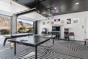 Mollie's Landing 7 Bedroom Home