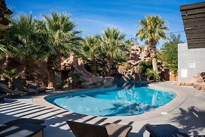 Mollie's Landing 7 Bedroom Home