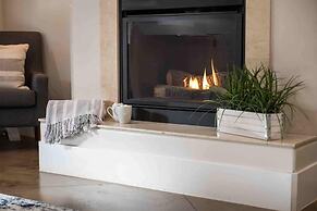 Mollie's Landing 7 Bedroom Home