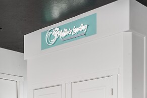 Mollie's Landing 7 Bedroom Home