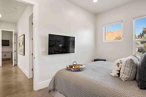 Mollie's Landing 7 Bedroom Home