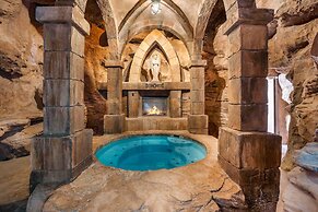 Mollie's Landing 7 Bedroom Home