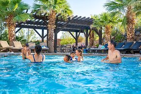 Mollie's Landing 7 Bedroom Home