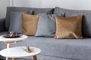 Kopiec Kraka Apartment by Renters