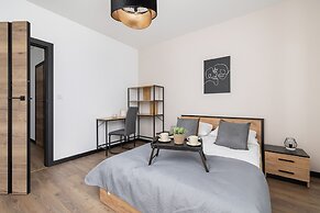 Kopiec Kraka Apartment by Renters