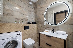 Kopiec Kraka Apartment by Renters