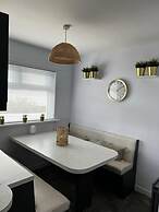 Immaculate sea View 4-bed House in Portstewart