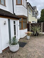 Beautiful 5-bed House in Walsall