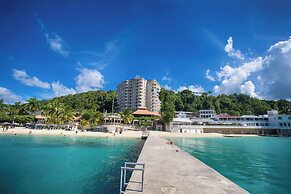 Montego Bay Club Apartments