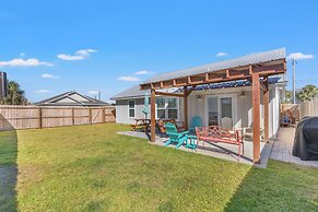Coral Cabana - 3BD 2BA Home Close to Beach w/ Optional Golf Cart!