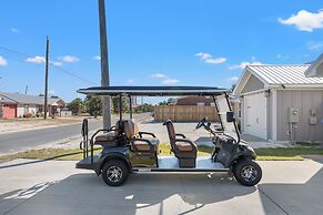 Coral Cabana - 3BD 2BA Home Close to Beach w/ Optional Golf Cart!