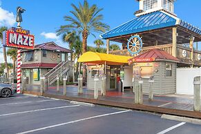 Coral Cabana - 3BD 2BA Home Close to Beach w/ Optional Golf Cart!