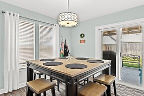 Coral Cabana - 3BD 2BA Home Close to Beach w/ Optional Golf Cart!