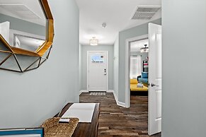 Coral Cabana - 3BD 2BA Home Close to Beach w/ Optional Golf Cart!