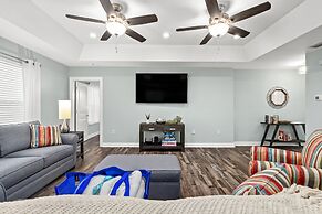 Coral Cabana - 3BD 2BA Home Close to Beach w/ Optional Golf Cart!