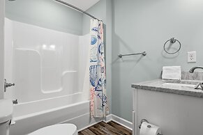 Coral Cabana - 3BD 2BA Home Close to Beach w/ Optional Golf Cart!