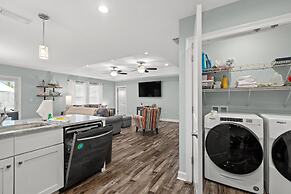 Coral Cabana - 3BD 2BA Home Close to Beach w/ Optional Golf Cart!