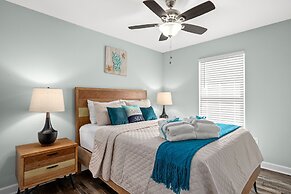 Coral Cabana - 3BD 2BA Home Close to Beach w/ Optional Golf Cart!