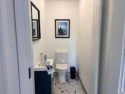 Magilligan - Cottage - Sleeps 6 - Parking - Garden