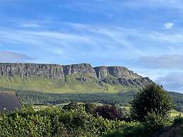 Magilligan - Cottage - Sleeps 6 - Parking - Garden