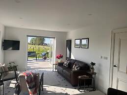 Magilligan - Cottage - Sleeps 6 - Parking - Garden