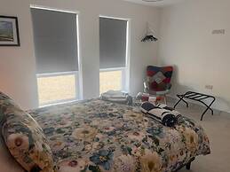 Magilligan - Cottage - Sleeps 6 - Parking - Garden