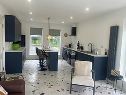 Magilligan - Cottage - Sleeps 6 - Parking - Garden