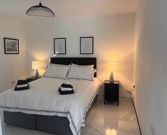 Magilligan - Cottage - Sleeps 6 - Parking - Garden