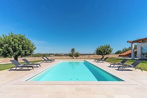 3239 Domina 55 by Perle di Puglia