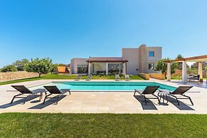 3239 Domina 55 by Perle di Puglia