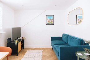 Sleek 1BD Flat 5 Mins From City Centre - Brighton