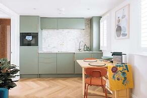 Sleek 1BD Flat 5 Mins From City Centre - Brighton