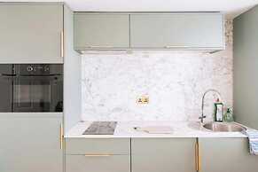 Sleek 1BD Flat 5 Mins From City Centre - Brighton