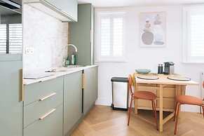 Sleek 1BD Flat 5 Mins From City Centre - Brighton