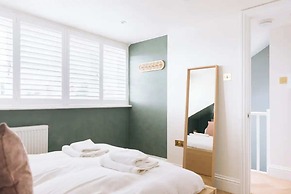 Sleek 1BD Flat 5 Mins From City Centre - Brighton