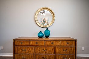 ATL Downtown 2B Condo with Free Parking