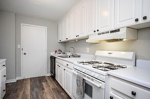 ATL Downtown 2B Condo with Free Parking