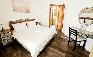 SHaYaSH apartments Leonardo Bat-Yam