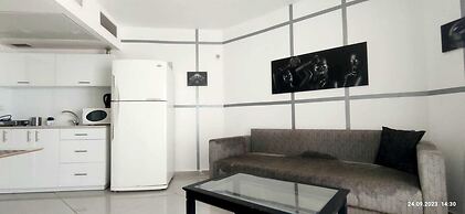 SHaYaSH apartments Leonardo Bat-Yam