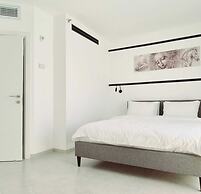 SHaYaSH apartments Leonardo Bat-Yam