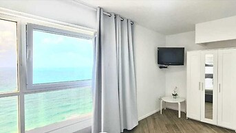 SHaYaSH apartments Leonardo Bat-Yam