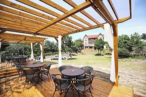 Baili Manor Cing Jing