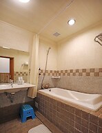 Baili Manor Cing Jing