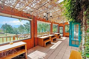 Baili Manor Cing Jing